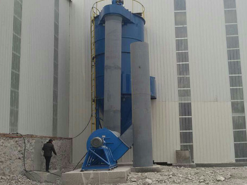 礦山石料廠(chǎng)除塵器安裝現(xiàn)場(chǎng)